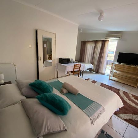 El-Kole Bed And Breakfast Цумеб Экстерьер фото
