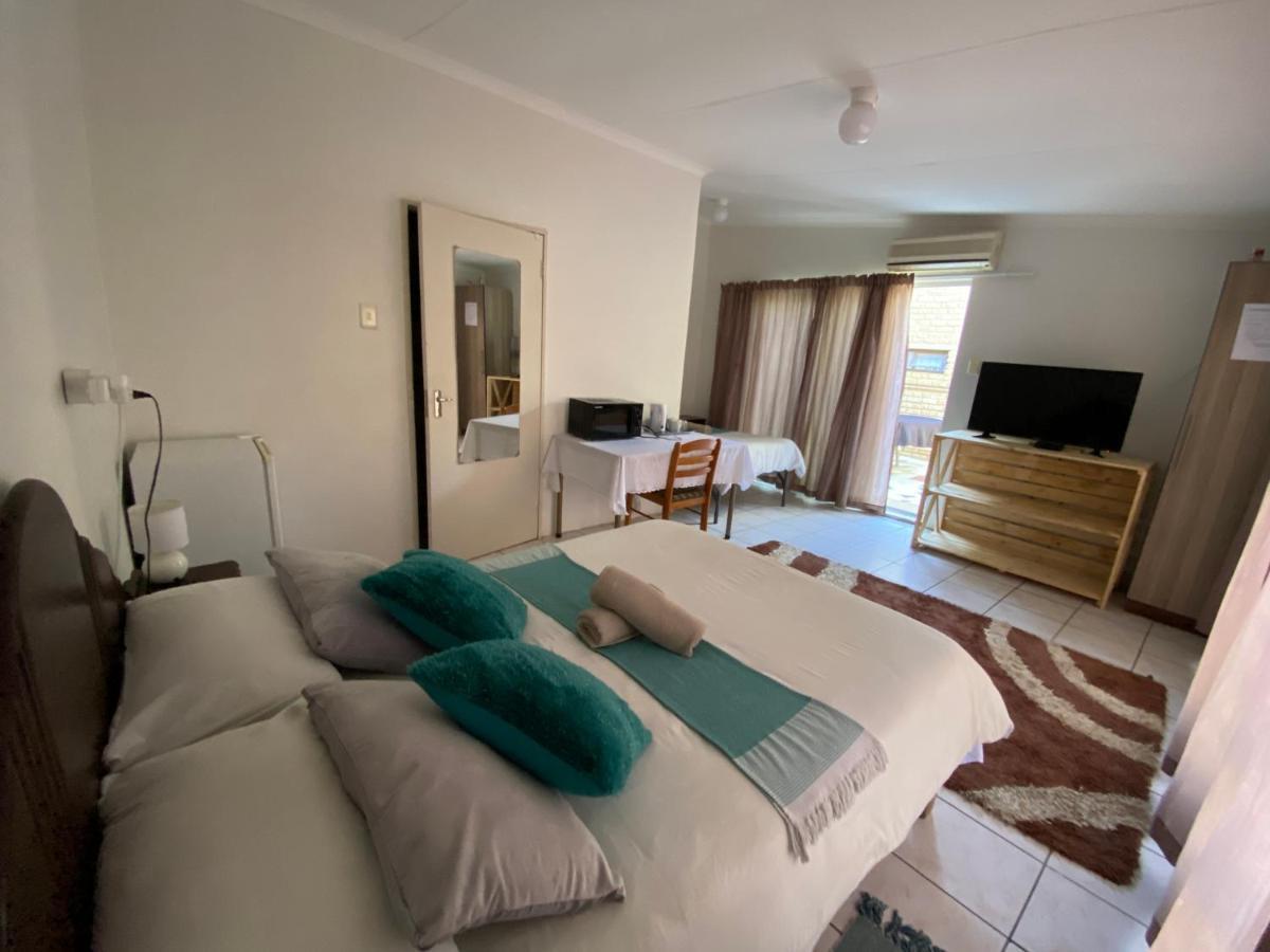 El-Kole Bed And Breakfast Цумеб Экстерьер фото